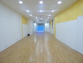 Retail in Manresa, Barcelona for lease Interior Photo- Image 2 of 4