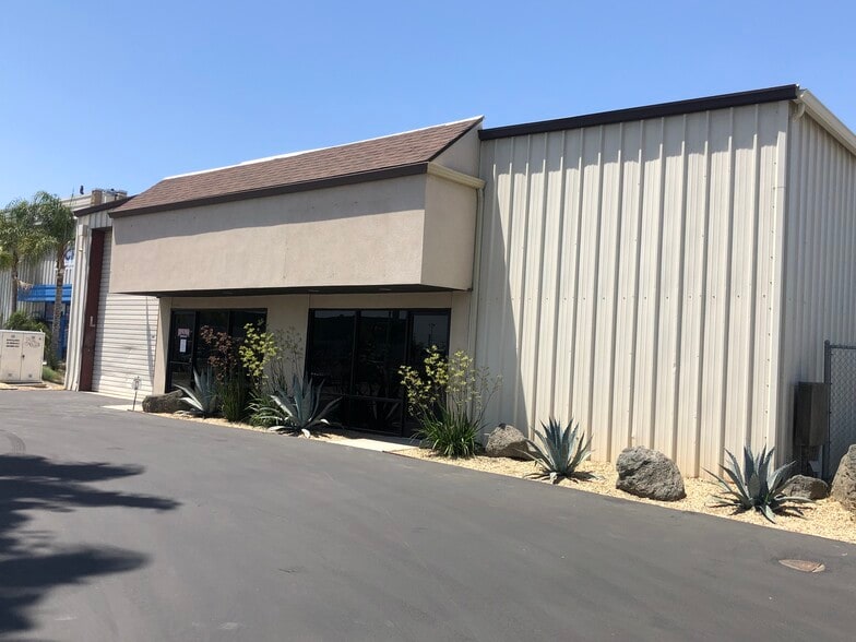 4551 Grissom St, Bakersfield, CA for lease - Building Photo - Image 1 of 3