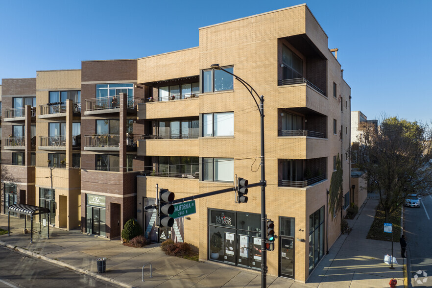 2816 W Chicago Ave, Chicago, IL for lease - Building Photo - Image 3 of 24