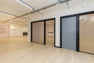 5 Tyssen St, London for lease Interior Photo- Image 2 of 5