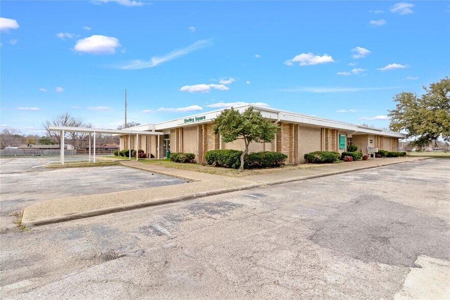 4725 Gus Thomasson Rd, Mesquite, TX 75150