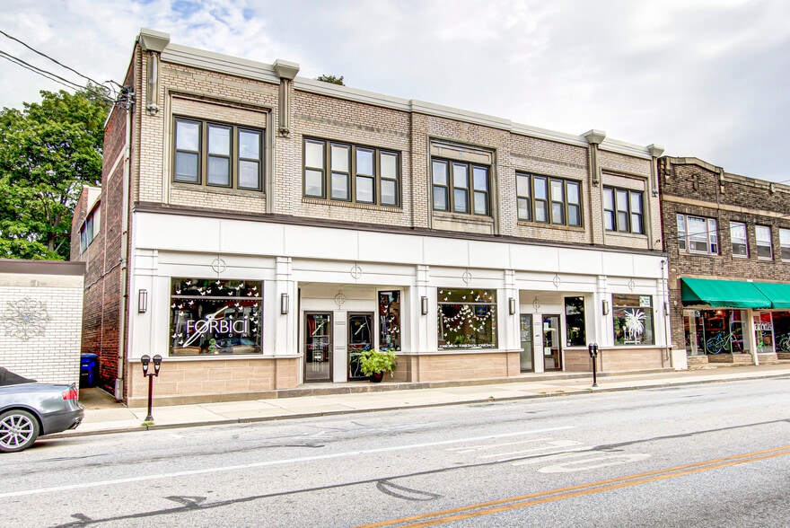 15612-15618 Detroit Ave, Lakewood, OH for lease - Building Photo - Image 1 of 3