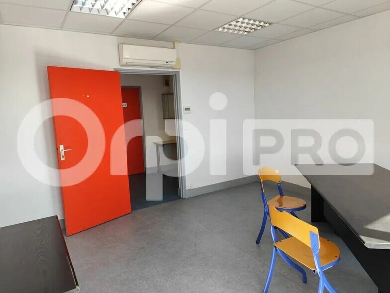 Office in Limoges for lease - Interior Photo - Image 3 of 4