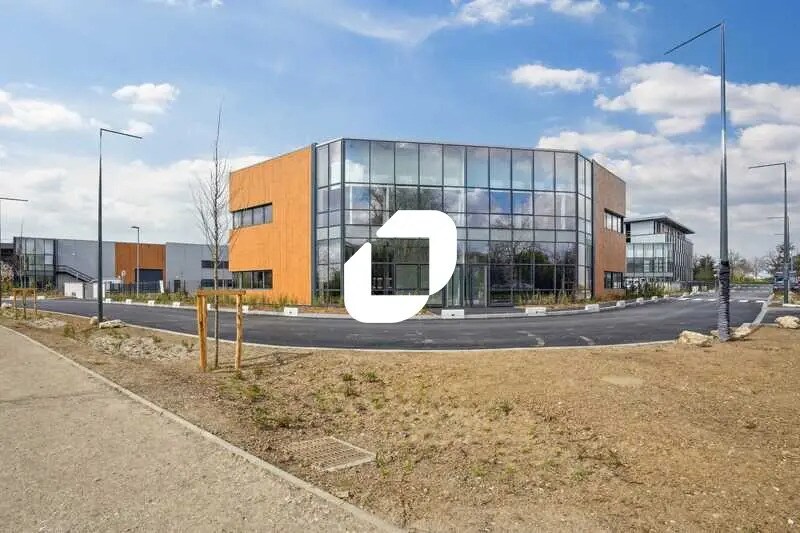 Flex in Grigny for lease - Building Photo - Image 2 of 20