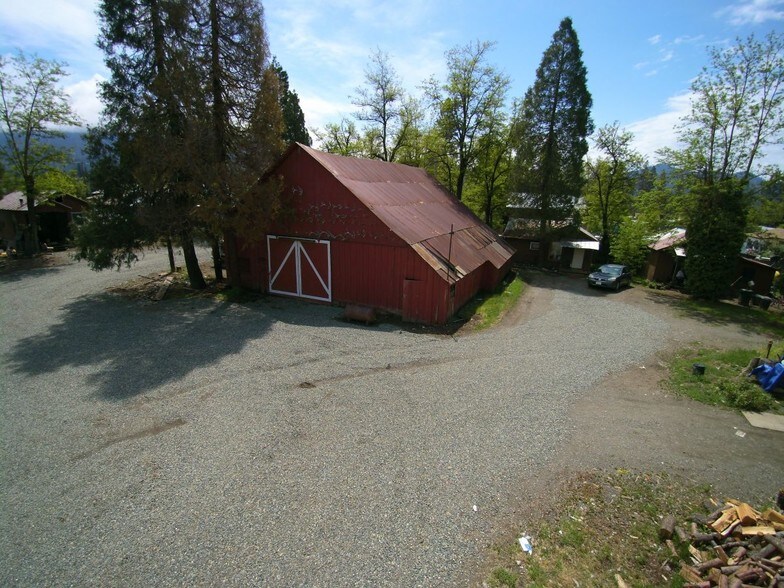 6816 State Hwy 3, Hayfork, CA for sale - Primary Photo - Image 1 of 1
