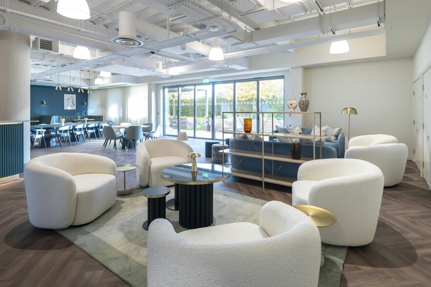 70 Norden Rd, Maidenhead for lease - Building Photo - Image 3 of 10