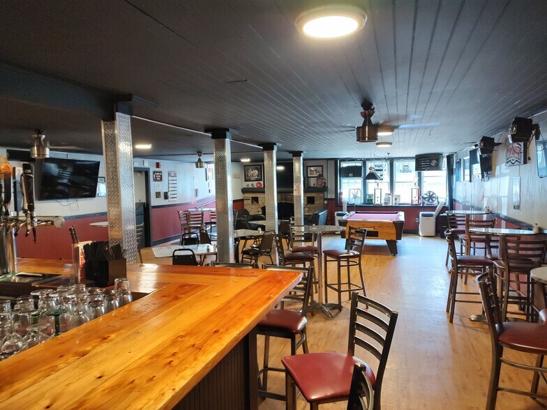 1017 Riverside Dr, North Grosvenordale, CT 06255 Retail for Sale