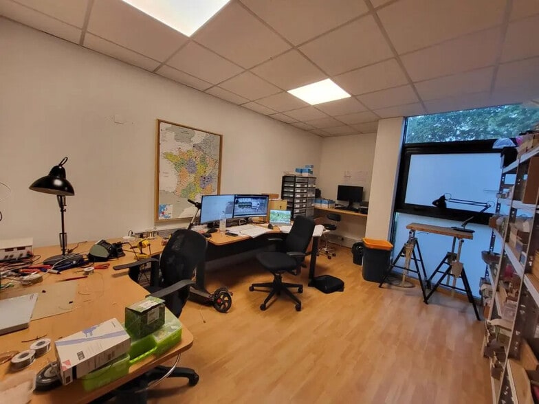 Flex in Décines-Charpieu for lease - Interior Photo - Image 3 of 5