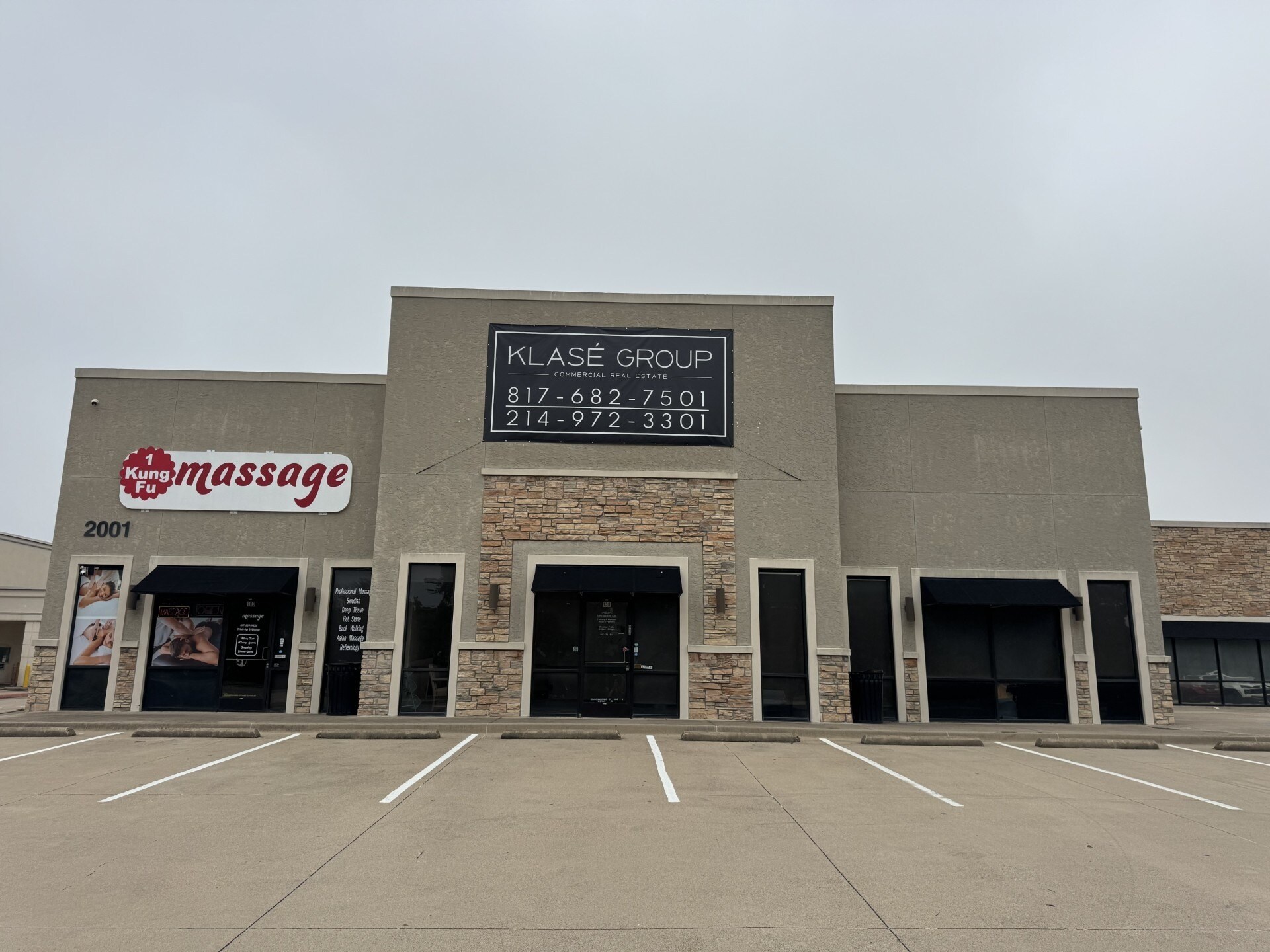 2001 SE Green Oaks Blvd, Arlington, TX for lease Building Photo- Image 1 of 7