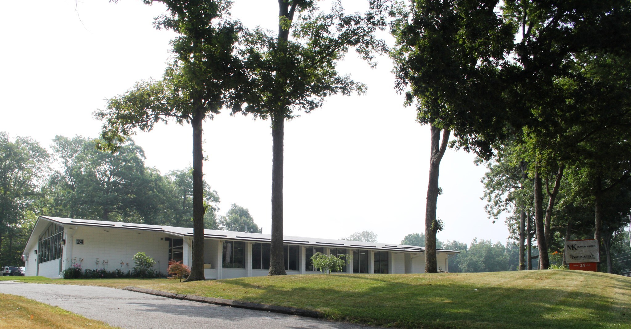 24 Spring Ln, Farmington, CT for sale Primary Photo- Image 1 of 1