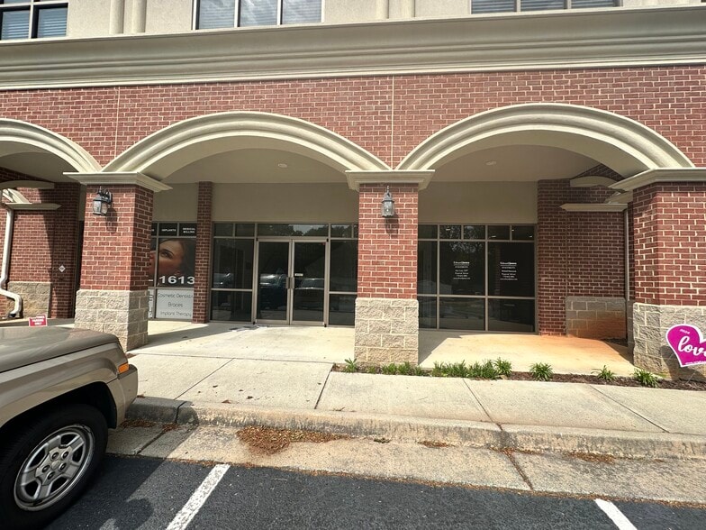 342 N Main St, Alpharetta, GA for lease - Building Photo - Image 2 of 22