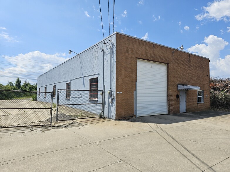 33000 Lakeland Blvd, Eastlake, OH for lease - Building Photo - Image 2 of 3