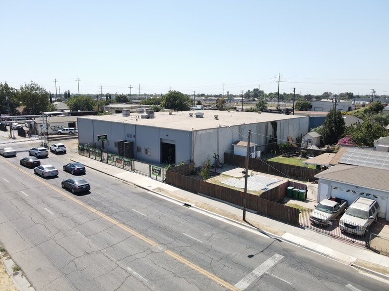 741 S Airport Way, Stockton, CA for sale - Building Photo - Image 2 of 11