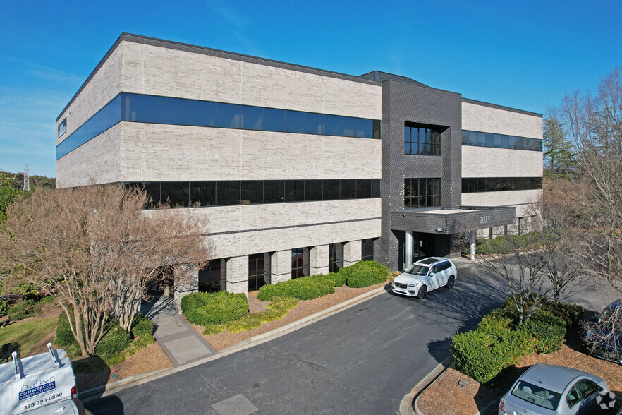 2025 Frontis Plaza Blvd, Winston-Salem, NC for lease - Building Photo - Image 3 of 11