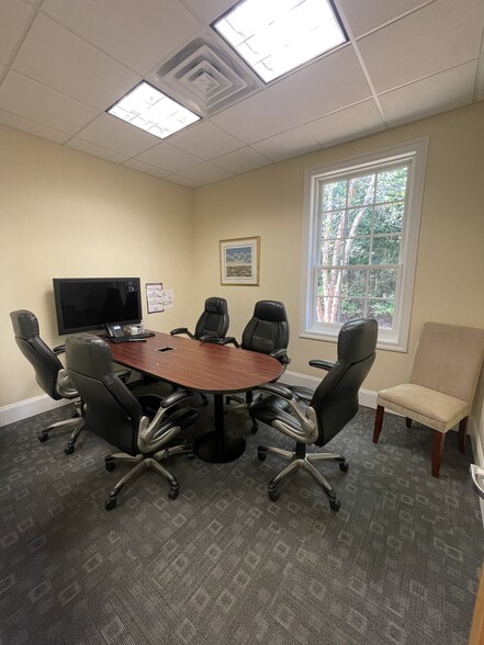 102 Peters St, North Andover, MA for lease - Building Photo - Image 3 of 8