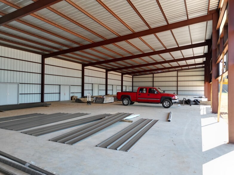 450 Hwy 290 E, Elgin, TX for lease - Building Photo - Image 2 of 14