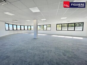 Office in Aix-en-Provence for lease Interior Photo- Image 1 of 13
