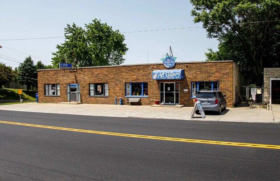 6570-6572 Maple St, Omaha, NE for sale - Primary Photo - Image 1 of 1