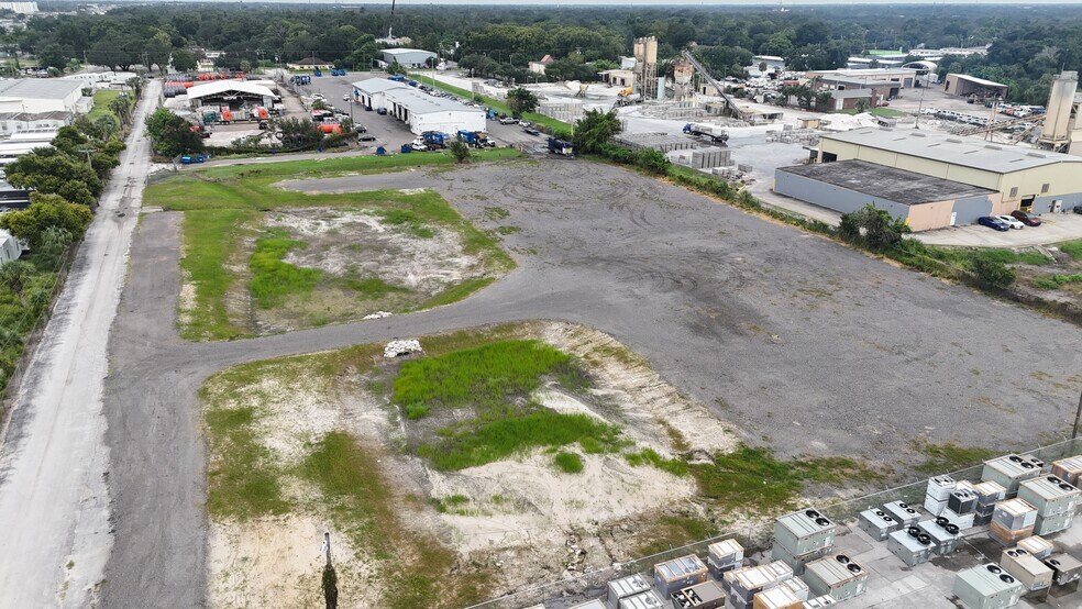 5555 North 50th Street, Tampa, FL for lease - Building Photo - Image 2 of 3