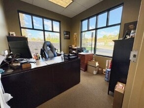 1000-1700 Ashwood Dr, Canonsburg, PA for lease Interior Photo- Image 2 of 4