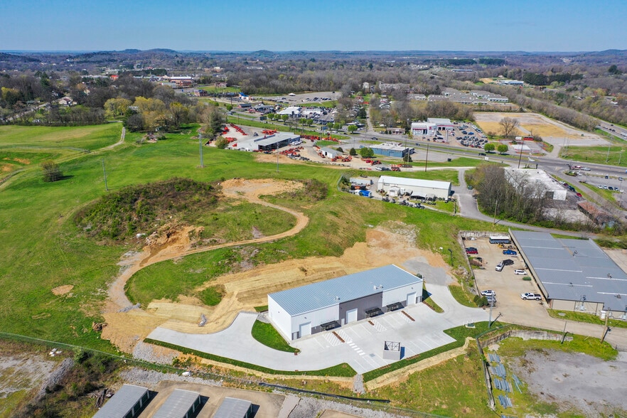 208 Bear Commerce Dr, Columbia, TN for lease - Building Photo - Image 3 of 5