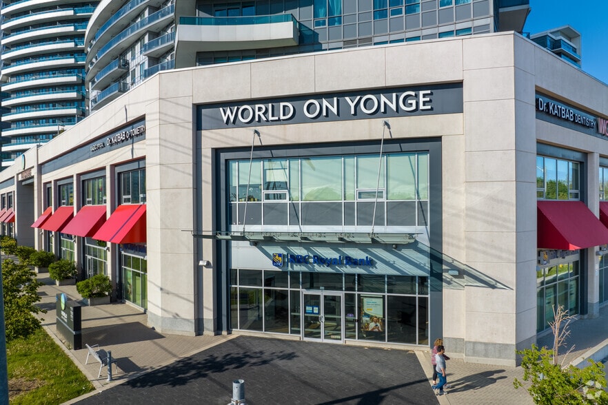 7165 - 7167-7167 Yonge St, Markham, ON for lease - Building Photo - Image 1 of 5