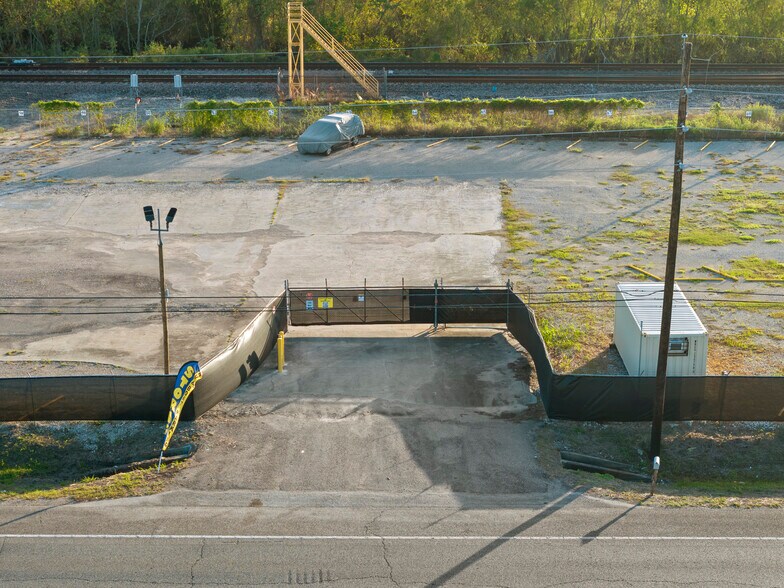 18501 Highway 6, Alvin, TX for lease - Building Photo - Image 3 of 7