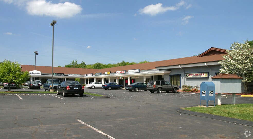 632 Cromwell Ave, Rocky Hill, CT for lease - Building Photo - Image 2 of 9