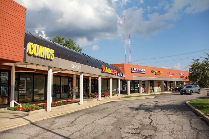 314-340 Army Trail Rd, Glendale Heights, IL for lease - Building Photo - Image 3 of 9
