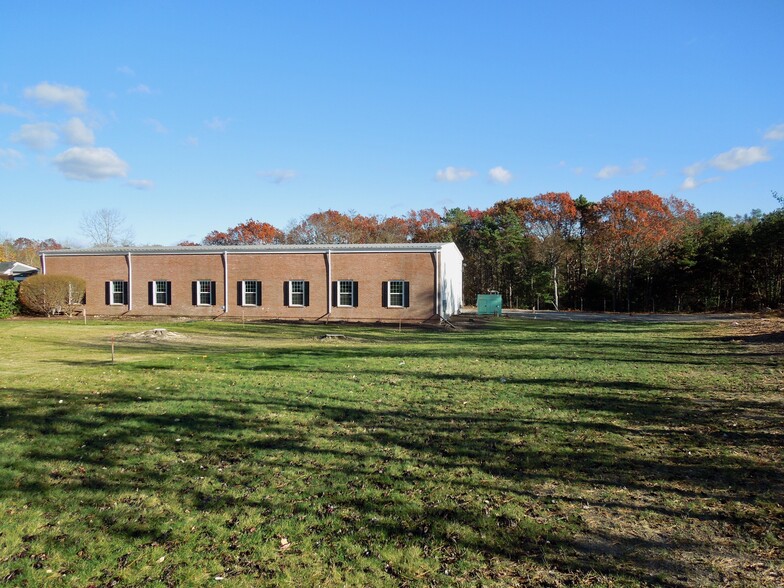 62 Industrial Park Rd, Plymouth, MA for lease - Building Photo - Image 3 of 9