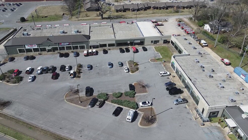 2007 Memorial Pky NW, Huntsville, AL for lease - Commercial Listing Video - Image 2 of 7