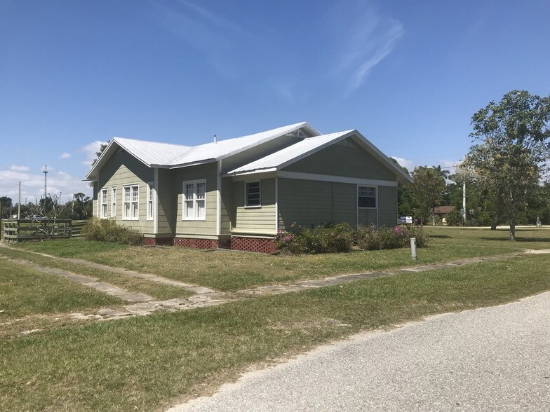 815 Solana Loop, Punta Gorda, FL for sale - Primary Photo - Image 1 of 1