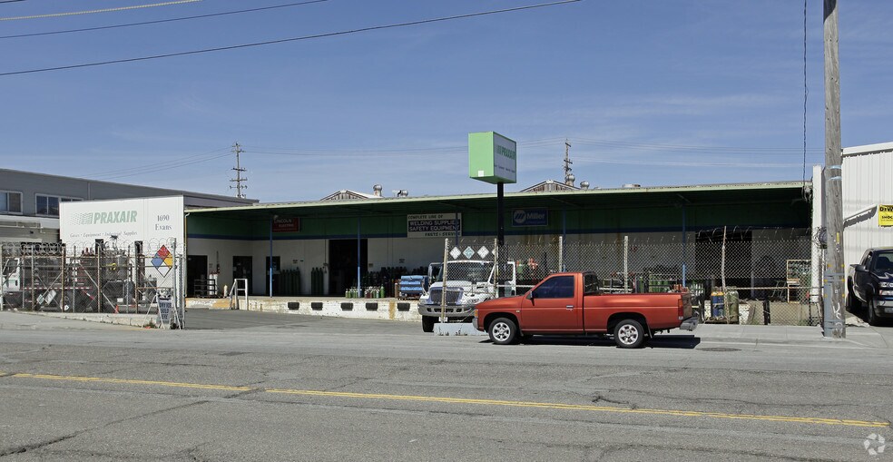 1650-1690 Evans Ave portfolio of 2 properties for sale on LoopNet.com - Primary Photo - Image 2 of 2