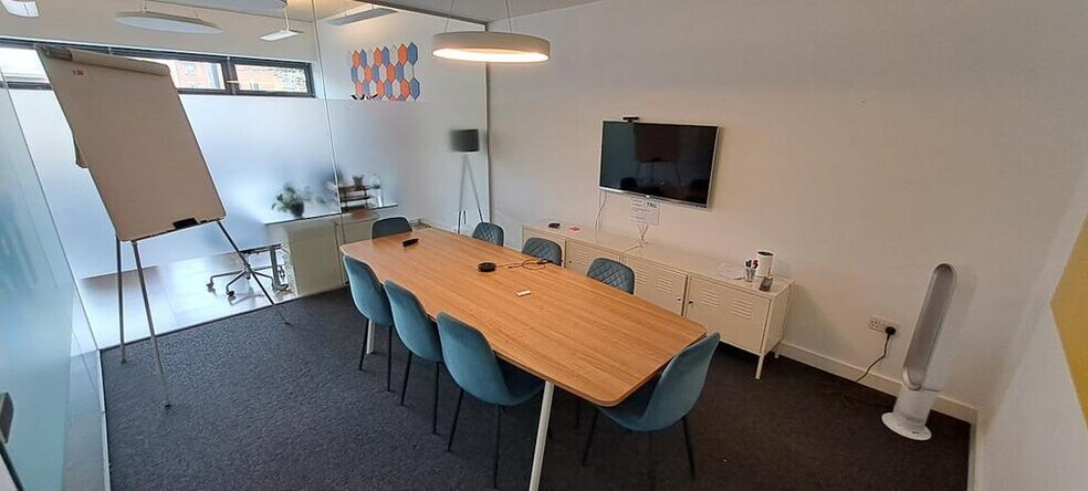 Stroudly Rd, Brighton for lease - Building Photo - Image 3 of 9