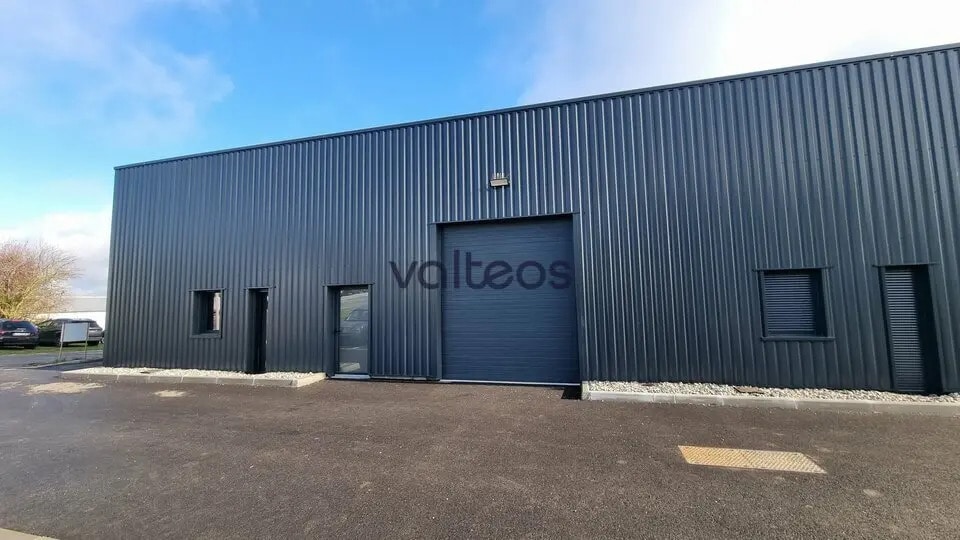 Location Local d'activités 194 m² - Photo 1