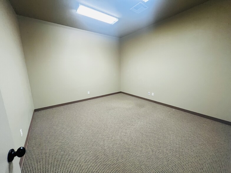 409 N Green Ave, Purcell, OK for lease - Building Photo - Image 2 of 9