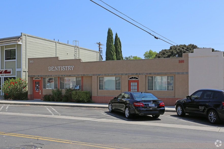 201-203 E Broadway, Vista, CA for sale - Primary Photo - Image 1 of 13