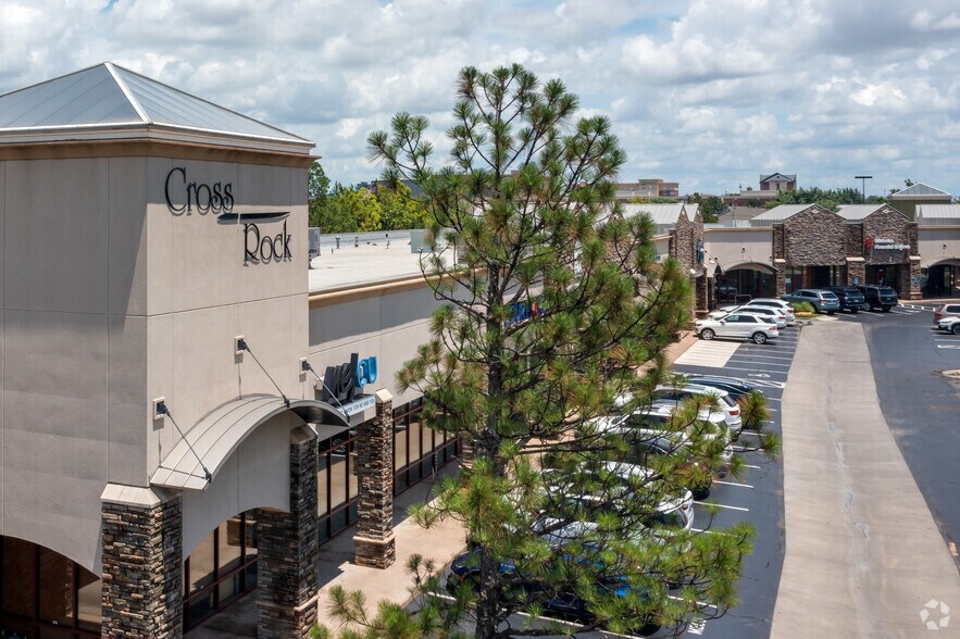 3521-3561 W Memorial Rd, Oklahoma City, OK for lease - Building Photo - Image 3 of 9