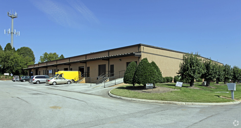 3439 Northbend Cir, Alcoa, TN for lease - Building Photo - Image 1 of 1