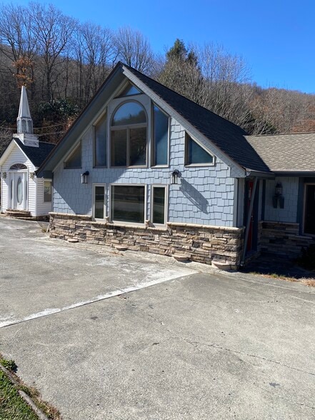 5058 Hwy 321, Blowing Rock, NC for sale - Primary Photo - Image 1 of 17