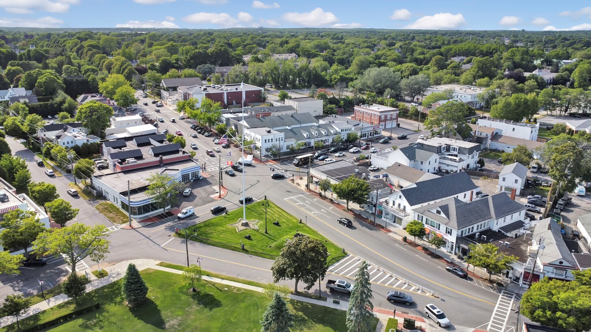 1-17 Windmill Ln, Southampton, NY for lease Aerial- Image 1 of 17