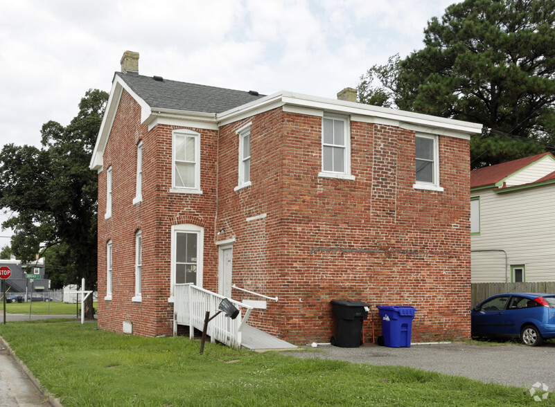 757 Broad St, Portsmouth, VA for sale - Building Photo - Image 2 of 11