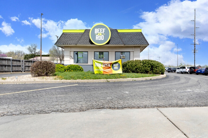 3002 Anderson Ave, Manhattan, KS for sale - Building Photo - Image 2 of 9