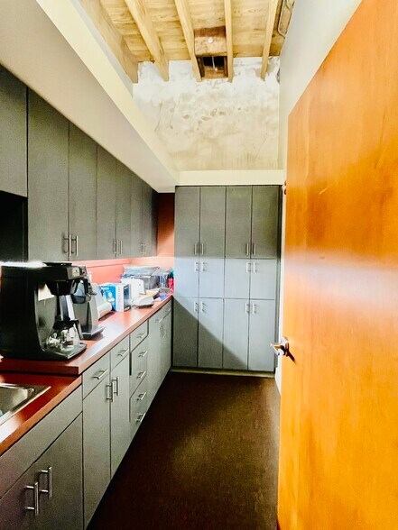 407 President Clinton Ave, Little Rock, AR for lease - Building Photo - Image 3 of 6