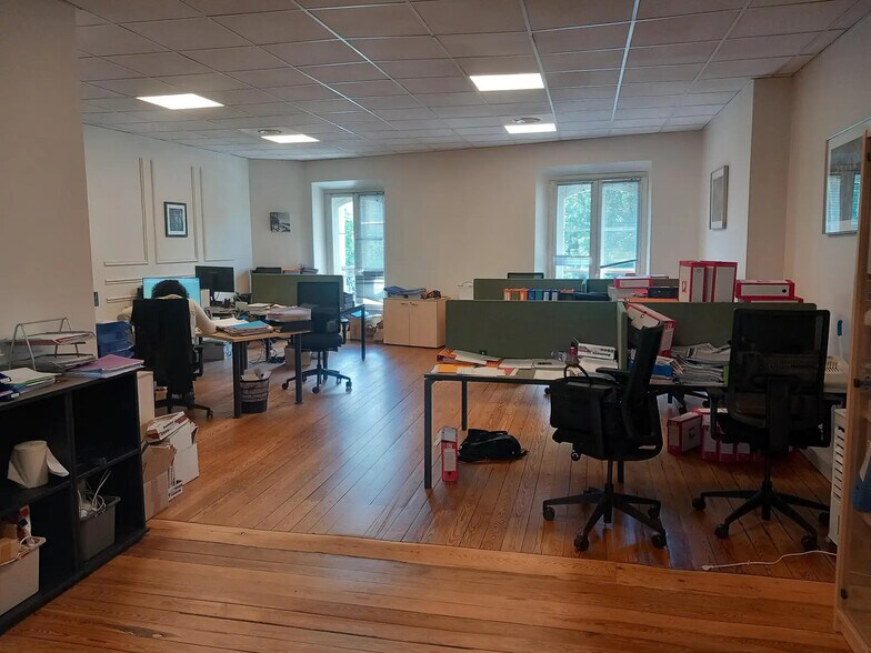 42 Place Gambetta, Bordeaux for lease - Building Photo - Image 2 of 24