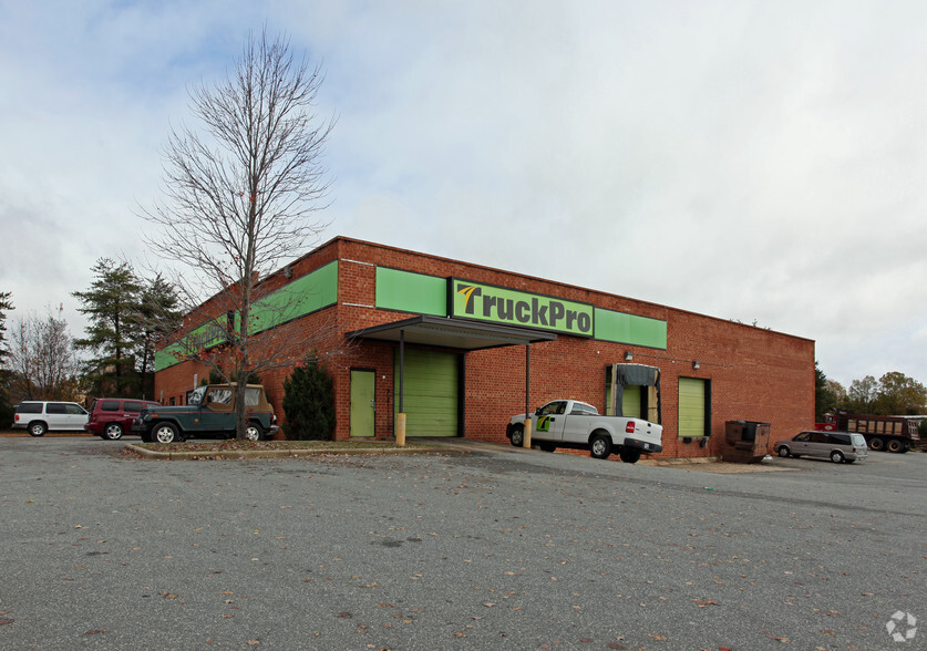 405 S Regional Rd, Greensboro, NC for sale - Primary Photo - Image 1 of 1