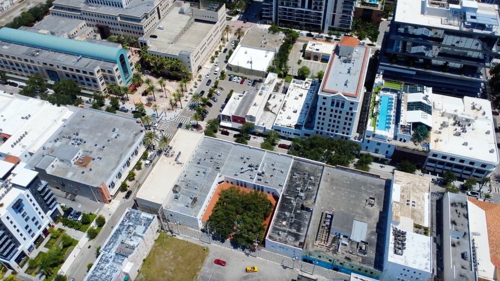 325 Clematis St, West Palm Beach, FL for lease - Building Photo - Image 3 of 13