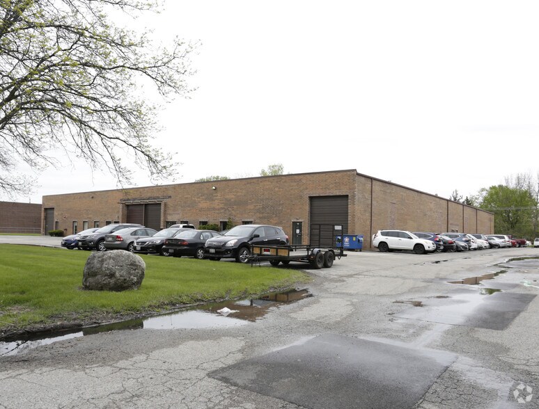 1485-1495 Davis Rd, Elgin, IL for sale - Primary Photo - Image 1 of 1