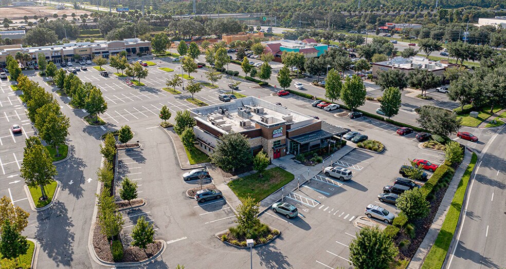 3250 Rolling Oaks Blvd, Kissimmee, FL for lease - Building Photo - Image 2 of 3