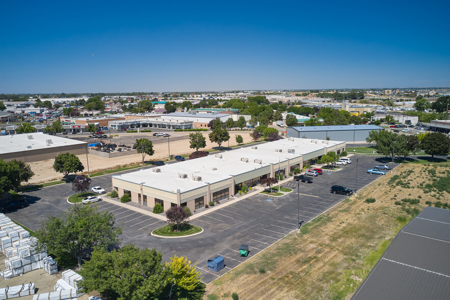 823 Park Centre Way, Nampa, ID for sale - Building Photo - Image 1 of 1